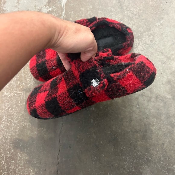 Crocs sherpa Red and Black Plaid Slippers - Picture 2 of 6